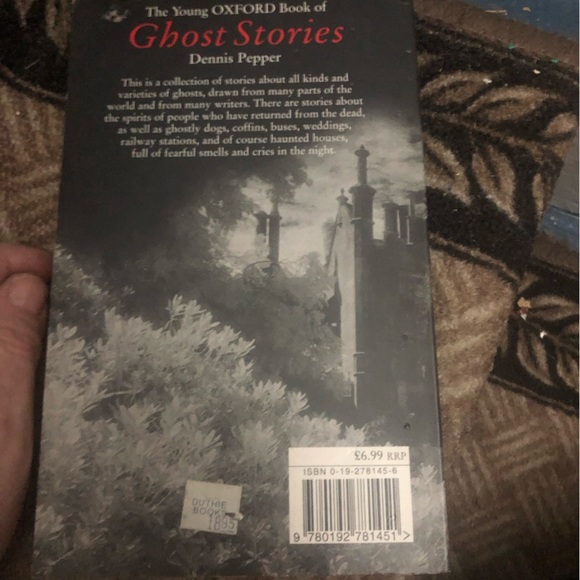 The Young Oxford Book of Ghost Stories paperback, good shape - Picture 10 of 10